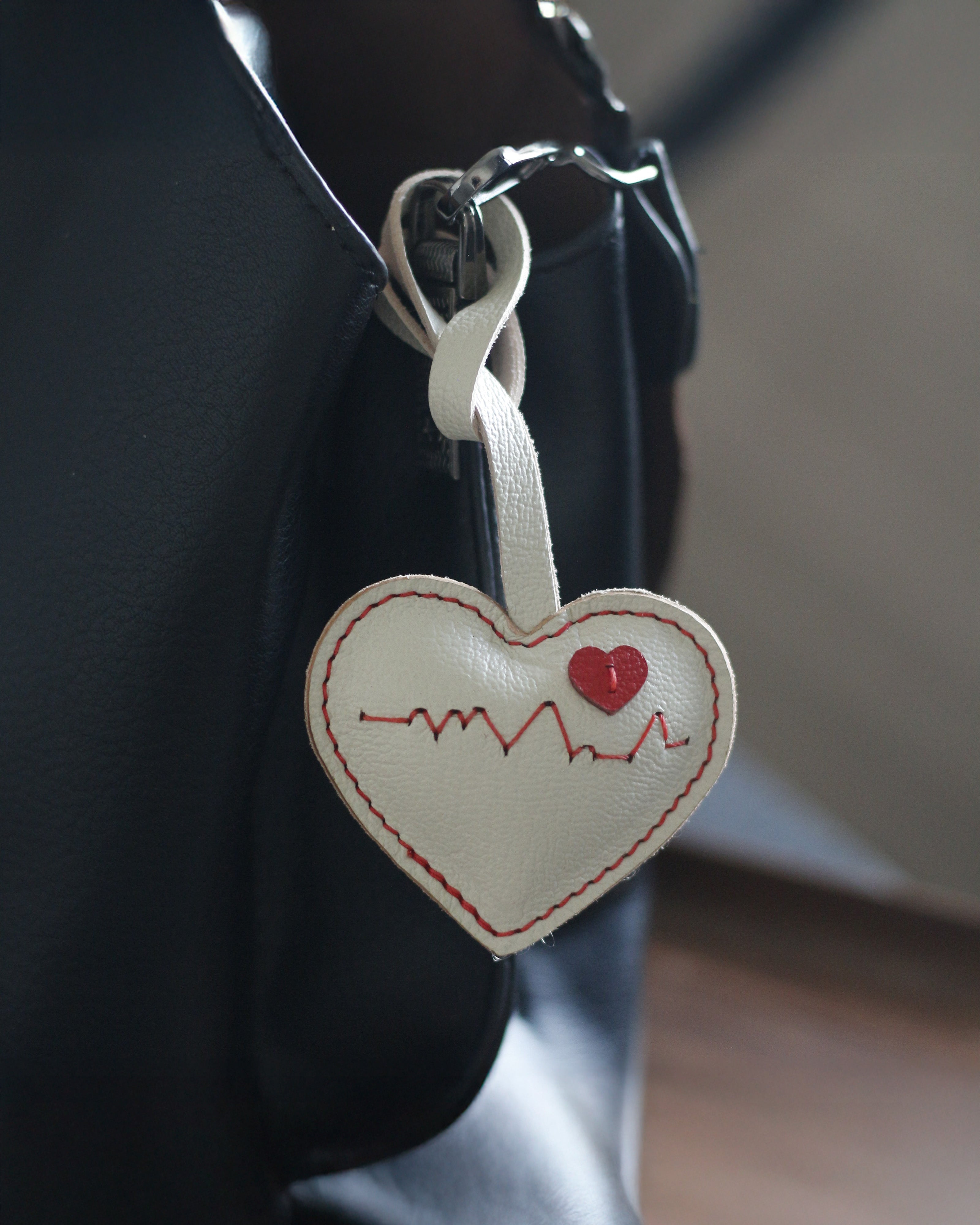 Bag Charm Coração Pulse