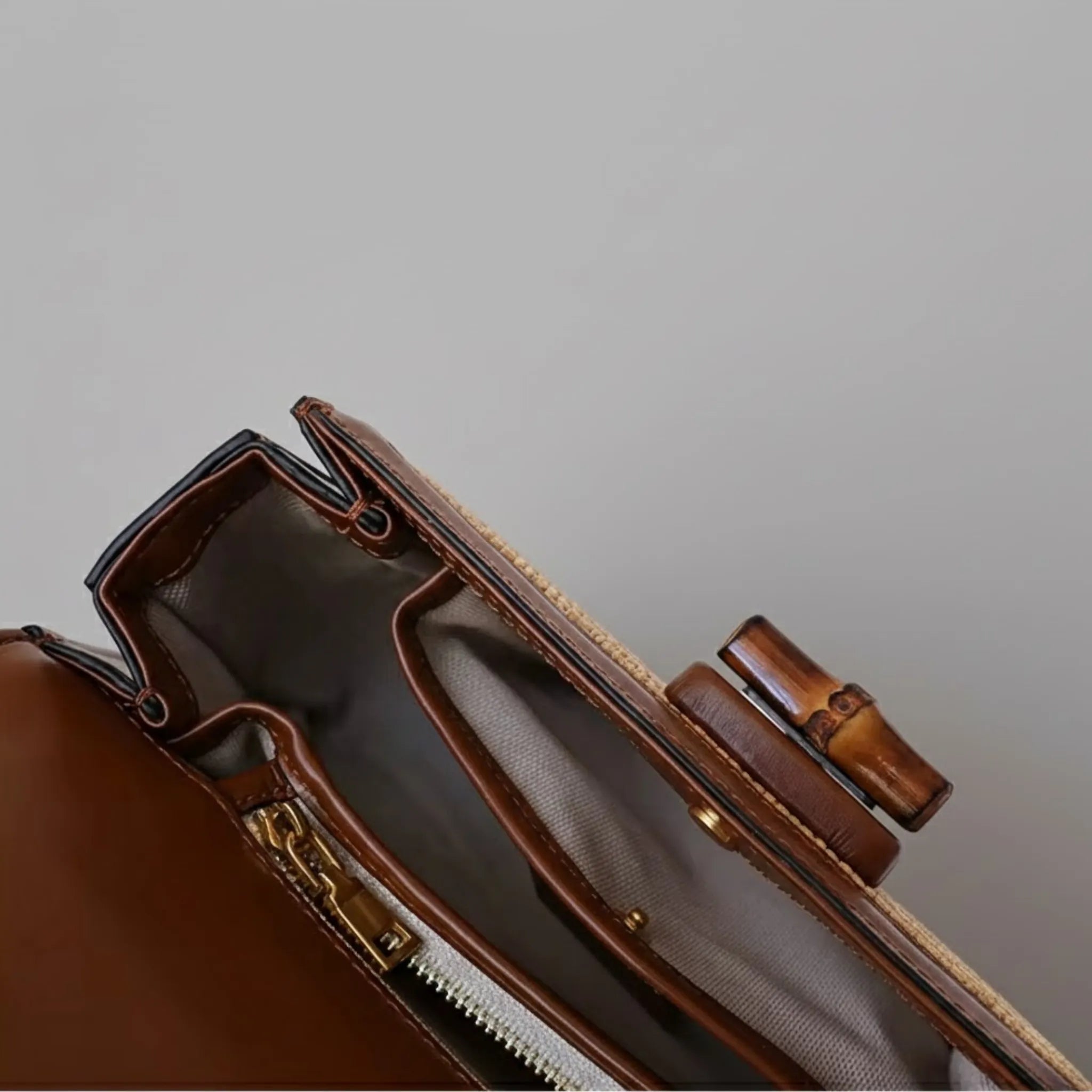 Bolsa Tenebris Classic Transversal Couro Legítimo